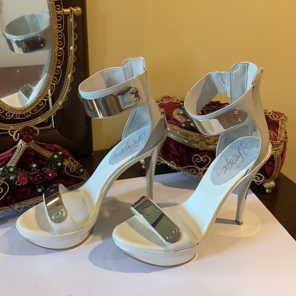 Sexy heel white / light gray platform shoe size 6 - Picture 3 of 6